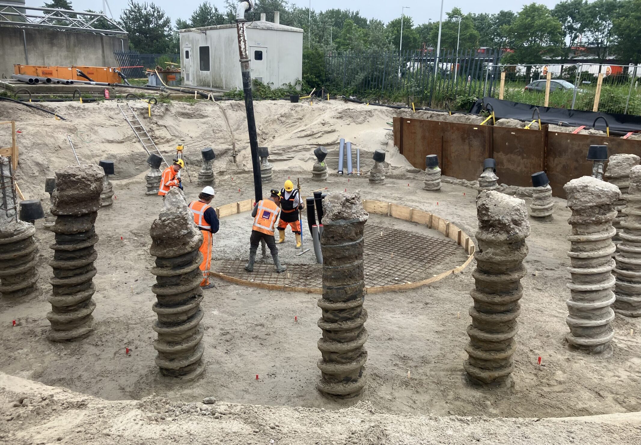 H4A Windenergie maakt een fundering voor een windmolen bij Windpark Westpoortweg