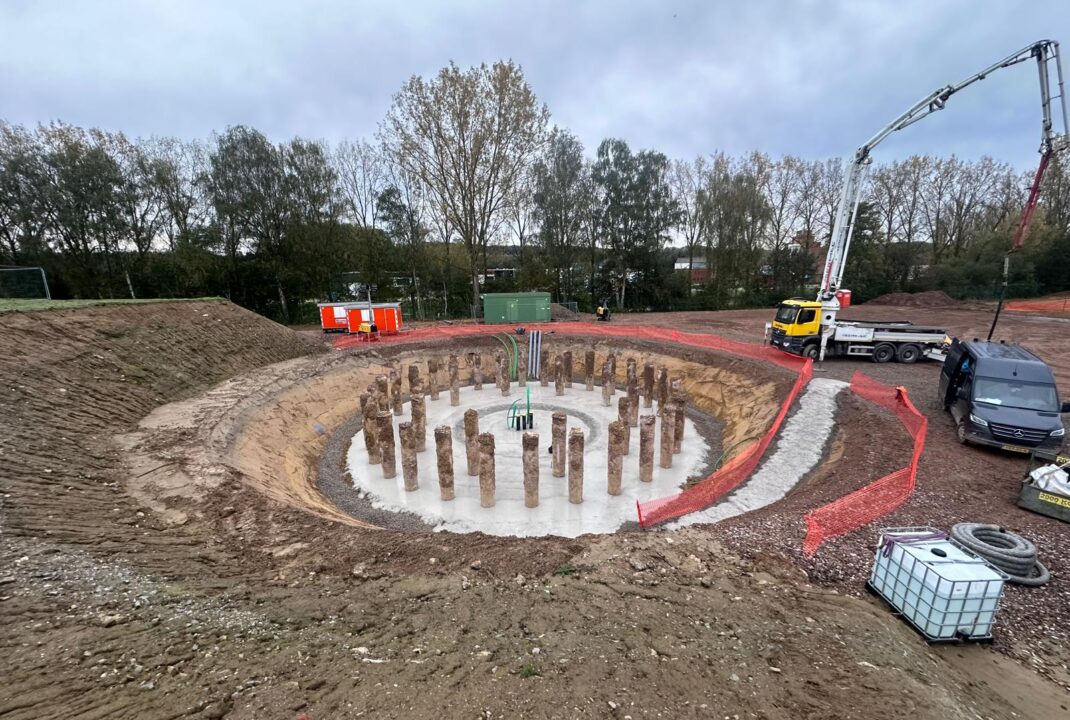 H4A Windenergie maakt een fundering voor een windmolen bij Barry Callebaut in Halle